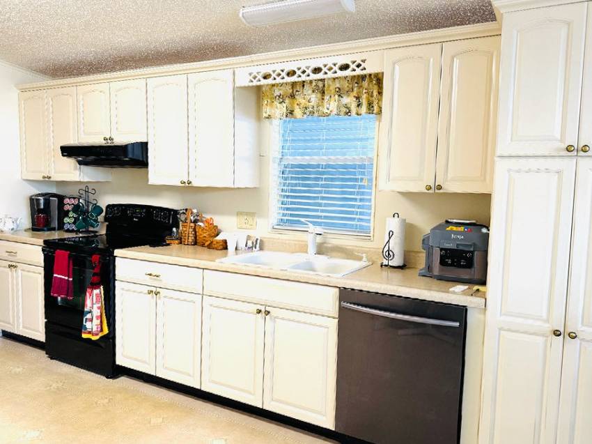 52 Odessa Drive a Winter Haven, FL Mobile or Manufactured Home for Sale